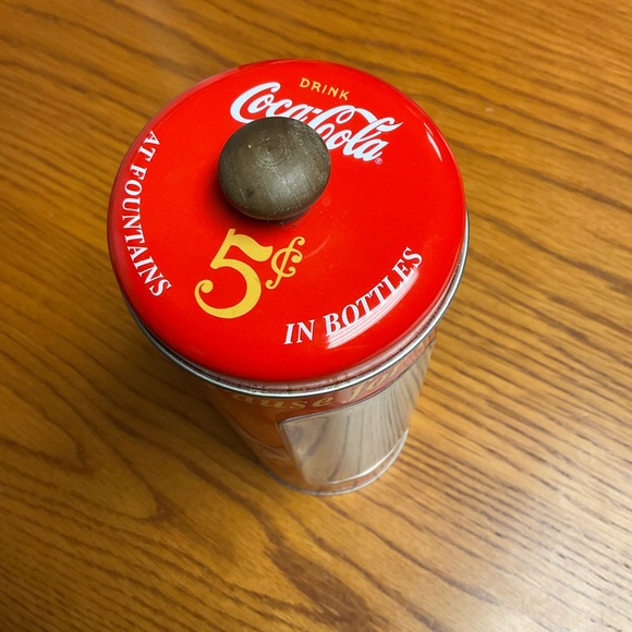Cute Coca Cola straw holder with red & white straws sealed in plastic wrap. - Picture 3 of 3
